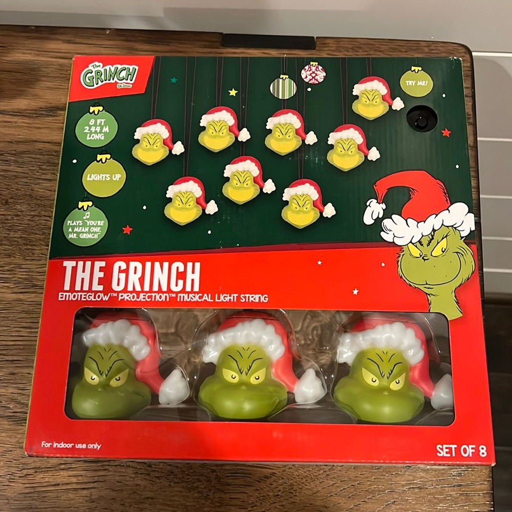 Singing grinch lights NIB